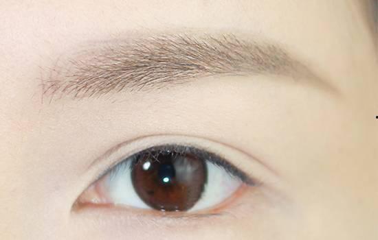 国产三色眉毛图片视频网,网图视频中的时尚风向标  第1张